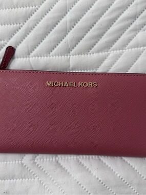 Michael Kors Rose Pink Saffiano Leather Zip Wallet with Gold Logo
